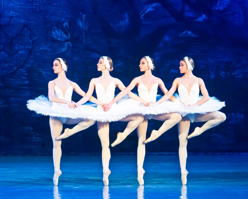Большой театр показал балет «Лебединое озеро» в память уроженца Бобруйска